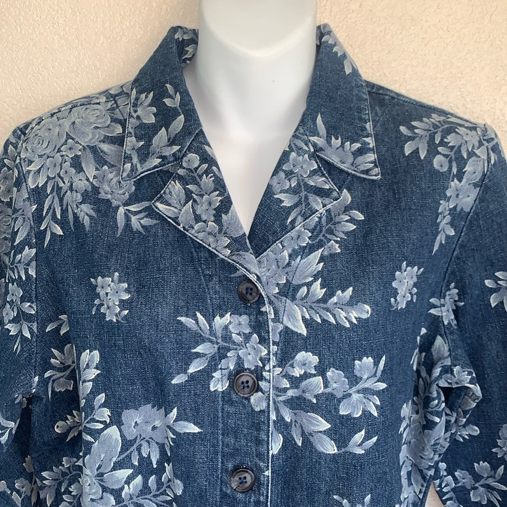 DENIM & CO denim jacket, bleach stencil white  flowers, buttons, pockets M - Picture 8 of 17